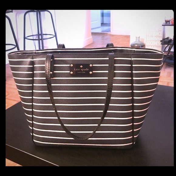 kate spade Handbags - Kate Spade ♠️ Purse